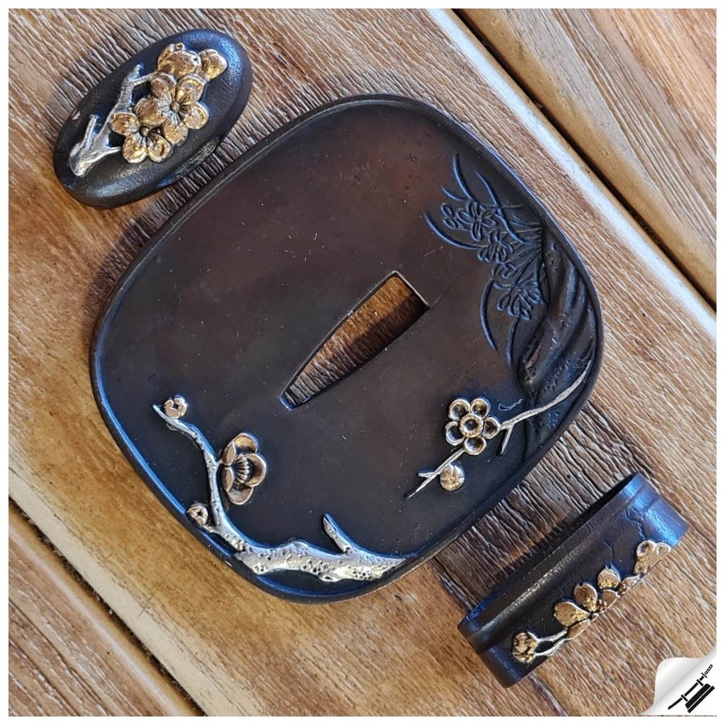 foto Kawashima Sada koshirae Flowers pro katanu � dekorativn� replika a p��slu�enstv�